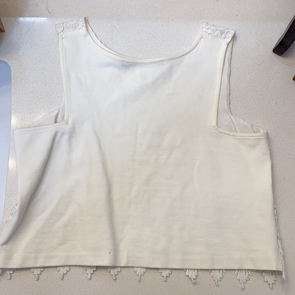 Lace crop top - Picture 3 of 3